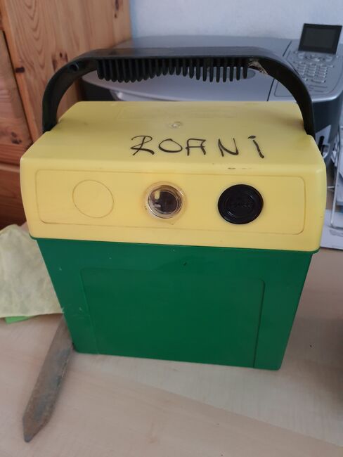 Weidezaungerät - ist verschenkt - kann es leider nicht löschen, Raiffeisen B200, Carmen, Ogrodzenia elektryczne i wyposażenie, Weissach