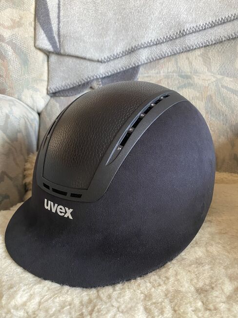 uvex suxxeed luxury UK/Kitmark Reithelm UVEX, UVEX  suxxeed luxury, Juli, Riding Helmets, Diemelsee