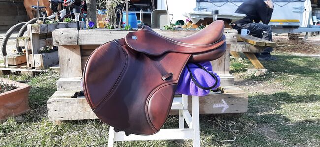 Wunderschöner brauner Springsattel Butterfly Claudia 17", Butterfly Dt. Saddlery  Claudia , Maresa, Jumping Saddle, Pfullingen, Image 8