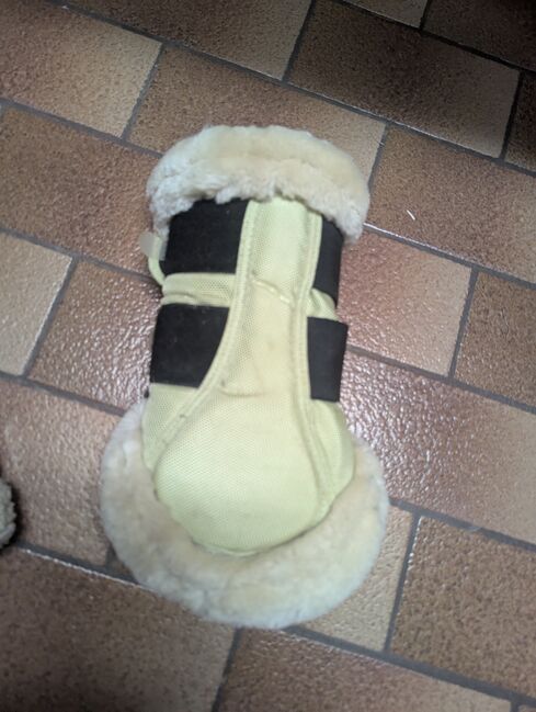 Verschiedene Gamaschen, Xenia Beß , Tendon Boots, Eckental , Image 12