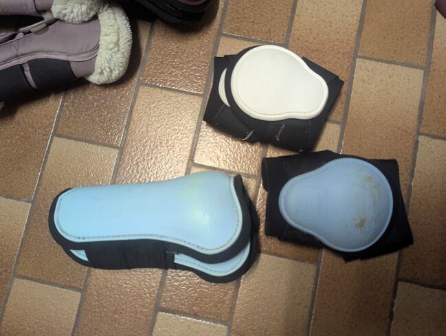 Verschiedene Gamaschen, Xenia Beß , Tendon Boots, Eckental , Image 8