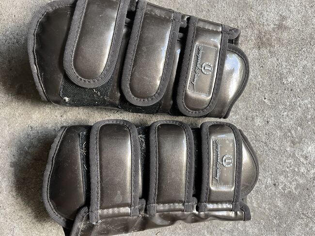 Verschiedene Gamaschen WB, Verschiedene , Uschi Nowlan, Tendon Boots, München, Image 6