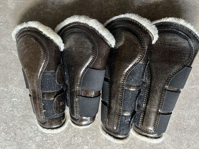 Verschiedene Gamaschen WB, Verschiedene , Uschi Nowlan, Tendon Boots, München, Image 10