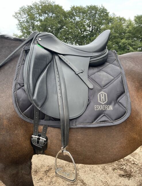 Velicea Dressursattel – Modell Basic – 18 Zoll – fast neu, Velicea  Basic, Franziska Anders, Girths & Cinches, Ganderkesee