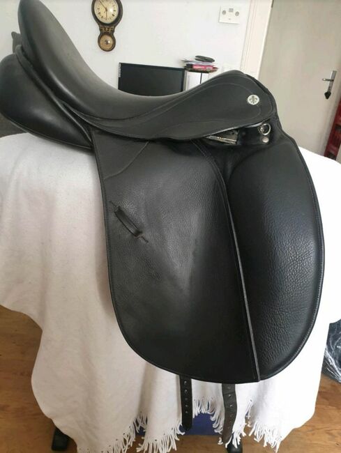 Verkaufe gut Erhaltenen Dressursattel von Philippe Fontaine, Philippe Fontaine (Stübben) New Orleans , Viola Golm, Dressage Saddle, Mannheim, Image 3