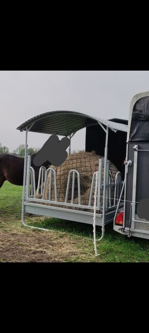 Viereckraufe überdacht 12 Fressplätze, Brama West Fläming, Astrid R., Heunetze, Säcke & Raufen, Mühlenberge