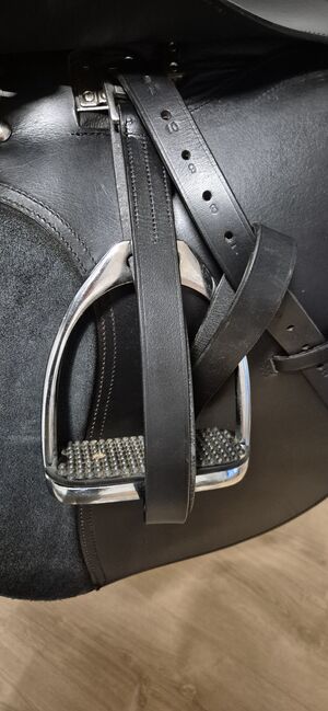 VS Sattel 17,5 Zoll mit Zubehör, EHL Vielseitigkeit, Iris Lellig, All Purpose Saddle, Konz, Image 3