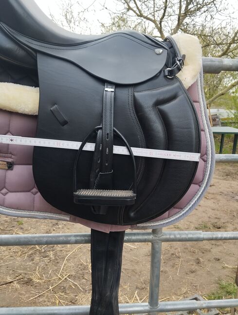 VS Sattel Horka Picasso 17,5 Zoll / 33 Kammer neuwertig, Horka Picasso , Conny, All Purpose Saddle, Krostitz , Image 4