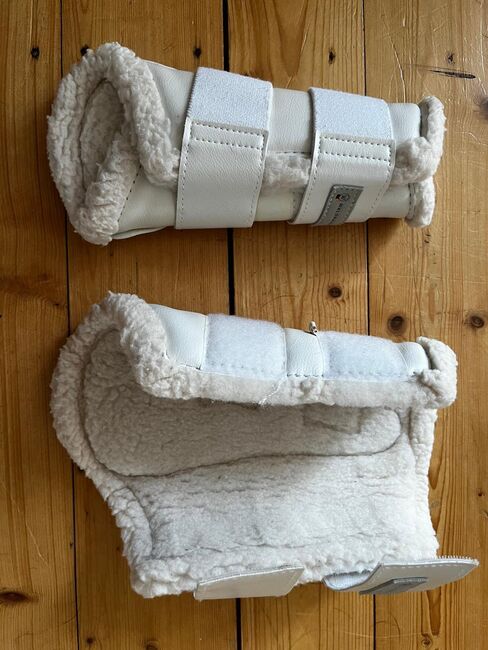 Waldhausen Dressur Soft Gamaschen – Weiß – Größe M, Waldhausen Gamasche Dressur Soft, Sarah K., Tendon Boots, Kassel, Image 6
