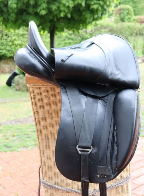 Gepflegter Dressursattel der Marke Hintermayer, Hintermayer Anatomic, Sina Beckmann , Dressage Saddle, Horn-Bad Meinberg, Image 2