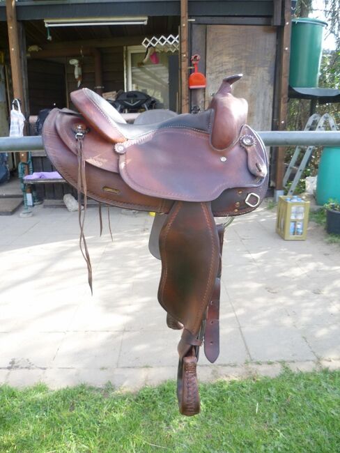 Westernsattel Crates Trail Basic FQ 15.5 braun gerader Pferderücken, Crates Leather Company Trail Basic, Reitartikelbörse (Reitartikelbörse - Onlinevertrieb für Wanderreiter), Western Saddle, Grevenbroich, Image 15