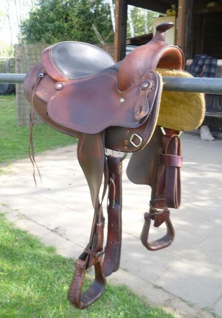 Westernsattel Crates Trail Basic FQ 15.5 braun gerader Pferderücken, Crates Leather Company Trail Basic, Reitartikelbörse (Reitartikelbörse - Onlinevertrieb für Wanderreiter), Western Saddle, Grevenbroich, Image 21