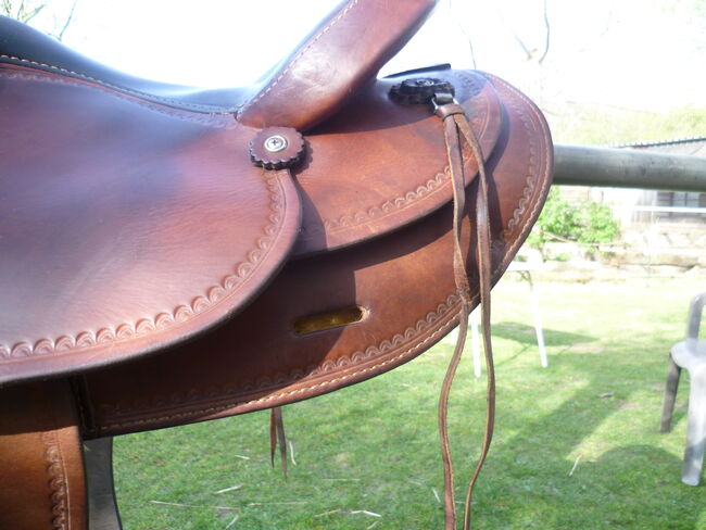 Westernsattel Crates Trail Basic FQ 15.5 braun gerader Pferderücken, Crates Leather Company Trail Basic, Reitartikelbörse (Reitartikelbörse - Onlinevertrieb für Wanderreiter), Western Saddle, Grevenbroich, Image 4