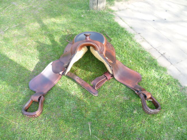 Westernsattel Crates Trail Basic FQ 15.5 braun gerader Pferderücken, Crates Leather Company Trail Basic, Reitartikelbörse (Reitartikelbörse - Onlinevertrieb für Wanderreiter), Western Saddle, Grevenbroich, Image 20