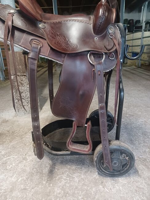 Westernsattel, Kerbel  Westernsattel aus geöltem Leder, Ivonne Werthschulte , Western Saddle, Lippstadt 