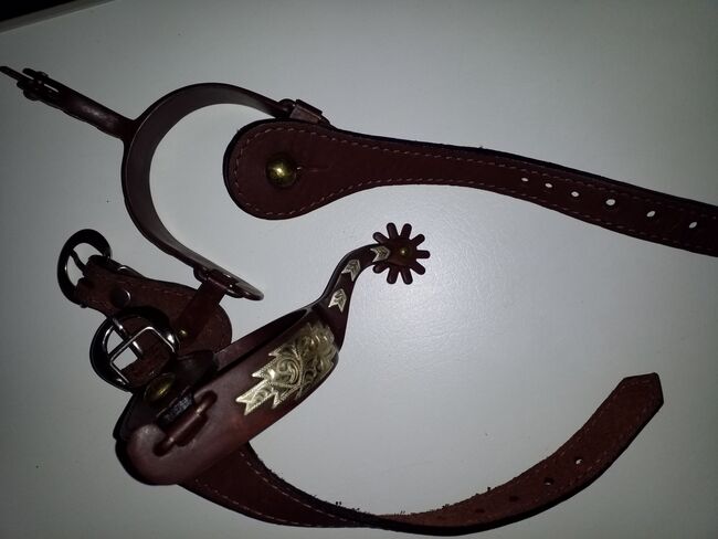 Westernsporen mit Riemen, Christina Eggert, Spurs & Spur Straps, Varel, Image 2