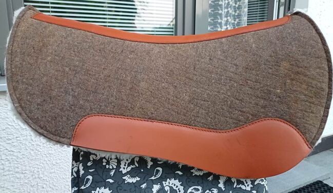 Westernpad CSF roundskirt, Western Import CSF, Christine Wiesner, Westernpads, Marktl am Inn, Abbildung 5