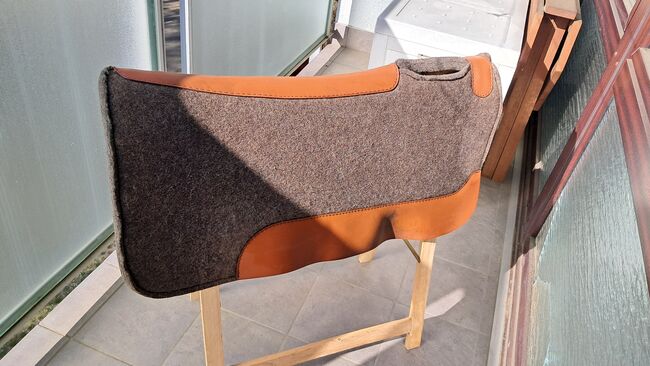 Westernpad aus Filz, Western imports.com Comfort sattle Fit, Tina, Sattelzubehör, Frankenthal (Pfalz)