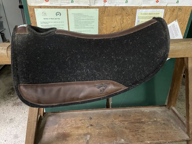 Westernpad aus Filz rund von Diamond Wool, Diamond Wool Round, Dagmar, Western Pads, Backnang