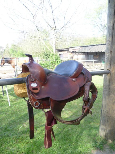 Westernsattel Crates Trail Basic FQ 15.5 braun gerader Pferderücken, Crates Leather Company Trail Basic, Reitartikelbörse (Reitartikelbörse - Onlinevertrieb für Wanderreiter), Westernsattel, Grevenbroich, Abbildung 13