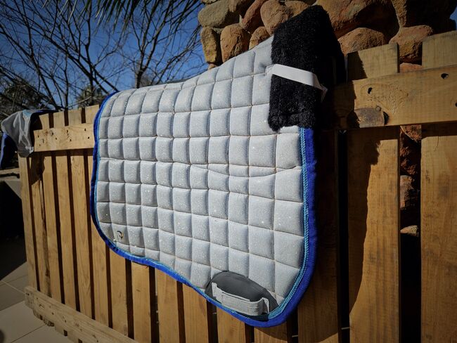 White shimmering set, Angel Equine , Abbey, Andere Pads, Pretoria , Abbildung 2