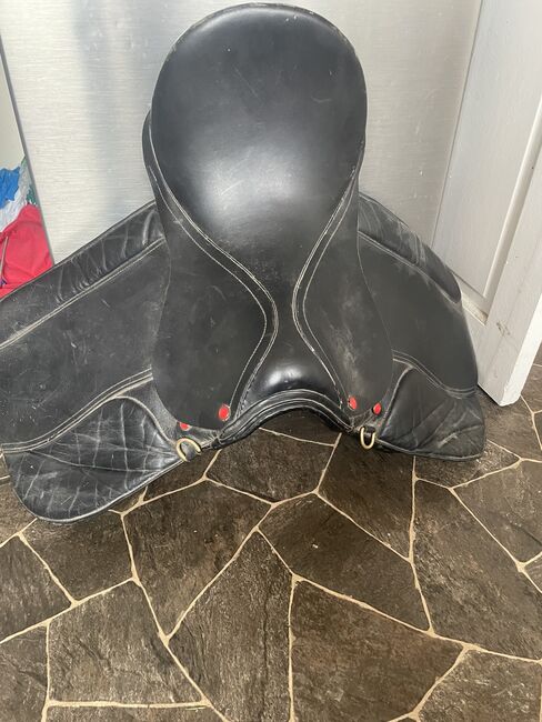 Windsor 17” saddle, Windsor, Sarah, All Purpose Saddle, Hull