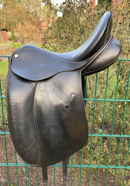 Dressursattel Windsor, 16 1/2, Windsor/ jetzt Euroriding , Laura , Dressage Saddle, Burgdorf 