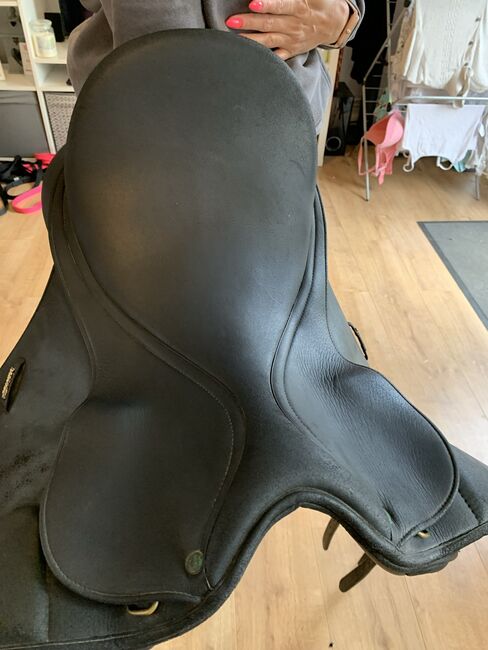 Wintec 17.5 black dressage Isobel werth saddle, Wintec Dressage , Aimee, Dressursattel, Basildon Essex , Abbildung 8