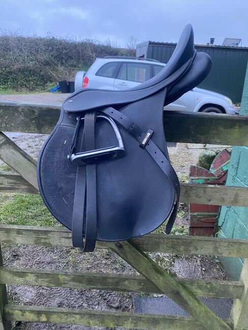 Wintec 17.5hh black saddle, Wintec Cair, Tina smith, All Purpose Saddle, Redruth, Image 2