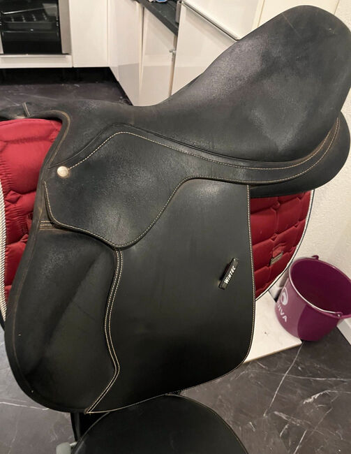 Wintec 17 Zoll Springsattel schwarz, Wintec Jump, Manuela G., Jumping Saddle, Schallbach, Image 8