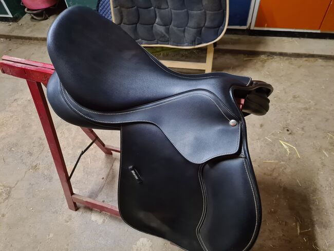 Wintec 500 Jump 17,5" springsattel, Wintec 500 Jump, Sarah , Jumping Saddle, Image 2