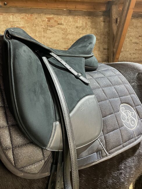 Wintec Dressursattel von Isabell Werth, Wintec Isabell Werth  Isabell Werth HART , Lucy Baumann , Dressage Saddle, Achern , Image 2