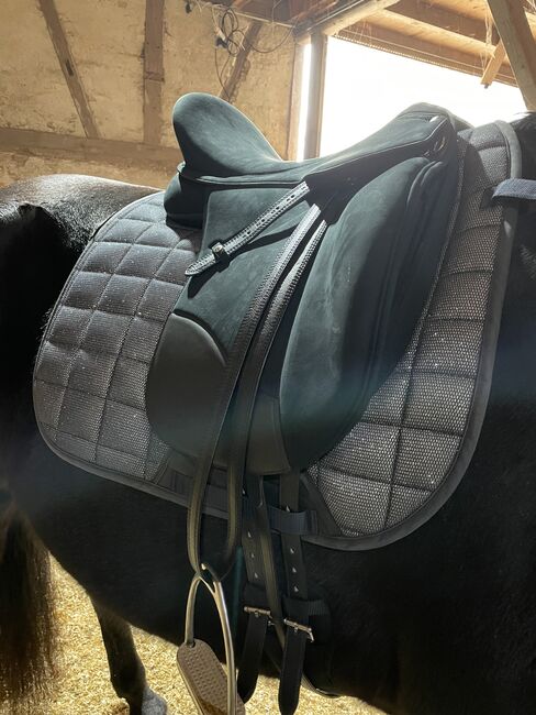 Wintec Dressursattel von Isabell Werth, Wintec Isabell Werth  Isabell Werth HART , Lucy Baumann , Dressage Saddle, Achern , Image 3