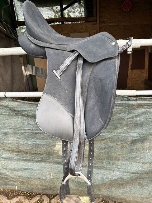 Wintec Dressursattel New Isabell, Wintec New Wintec Isabell 46cm black, Celine A., Dressage Saddle, Bromskirchen