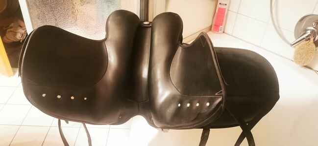 Wintec Isabell Werth Sattel Dressur ohne Cair 18 Zoll, Wintec Isabell Werth, Nadine, Dressage Saddle, Ravensburg, Image 2