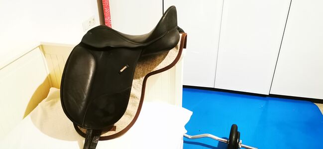 Wintec Isabell Werth Sattel Dressur ohne Cair 18 Zoll, Wintec Isabell Werth, Nadine, Dressage Saddle, Ravensburg, Image 8