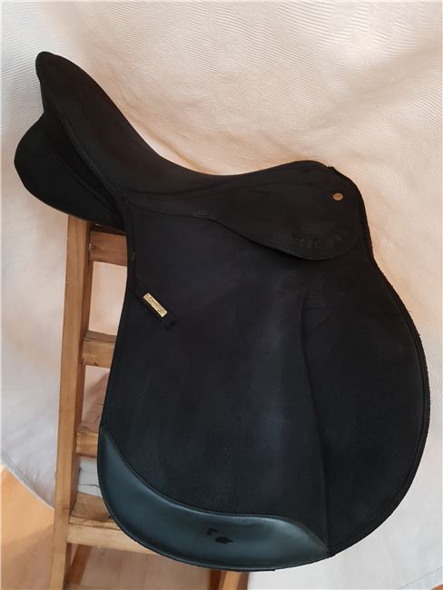 Wintec Pro 300 VS 17", Wintec Pro 300, Larissa, All Purpose Saddle, Quickborn