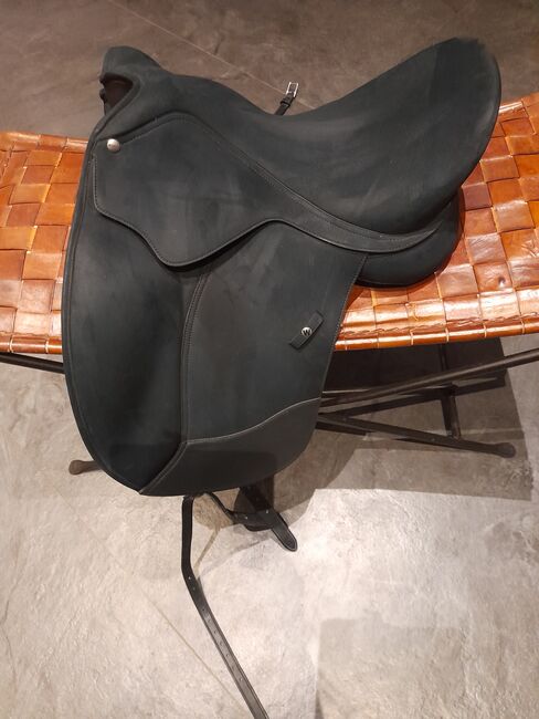 Wintec pro Dressur hart mit cair 17, Wintec  Pro Dressur hart , Konstanze Dormann , Dressage Saddle, Nürnberg, Image 2