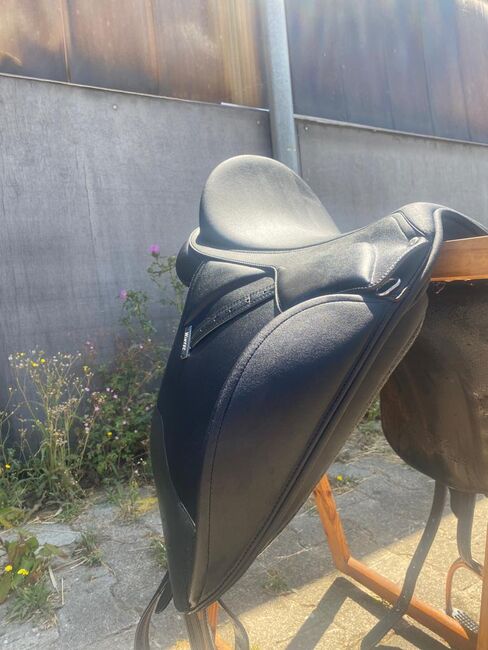 Wintec pro Dressursattel, Wintec Pro neues Modell , Varinia Schoch, Dressage Saddle, Seebach, Image 2