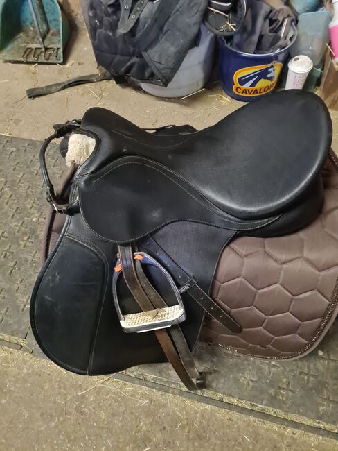 Wintec VS Sattel schwarz Tausch gegen einen Dressursattel, Wintec VS Sattel, Camilla  , All Purpose Saddle, Wendlingen 