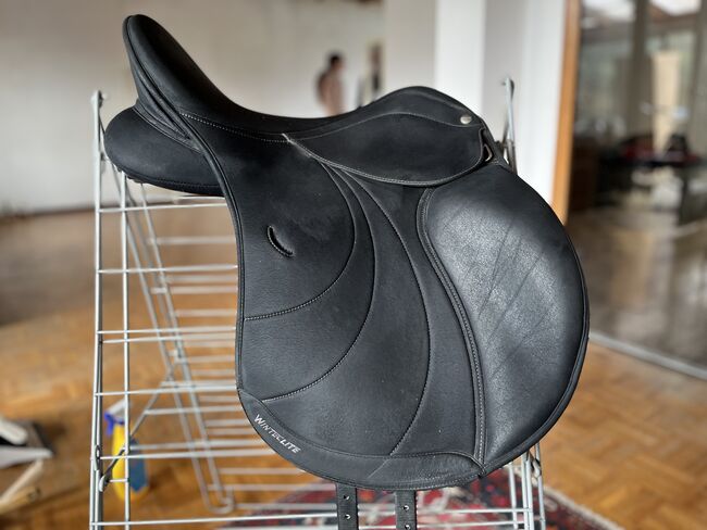 WintecLite Hart D‘Lux VS, Schwarz, 17“/43cm inklusive Zubehör, Wintec WintecLite Hart D‘Lux VS, Katja, Vielseitigkeitssattel (VS), Dinslaken, Abbildung 2