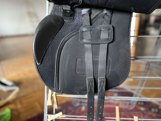 WintecLite Hart D‘Lux VS, Schwarz, 17“/43cm inklusive Zubehör, Wintec WintecLite Hart D‘Lux VS, Katja, All Purpose Saddle, Dinslaken, Image 4