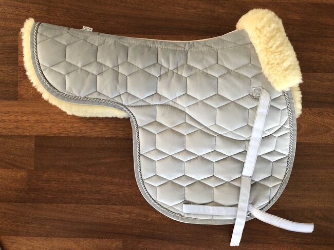 wNEU L VS Mattes Lammfell Satteldecke Reflex Schabracke Reflex L VS, Mattes Satteldecke , Yvonne , Saddle Accessories, Wächtersbach 