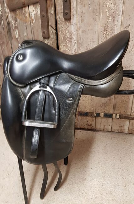 Wow Dressage saddle, Wow, Jean Mears, Dressage Saddle, Northampton