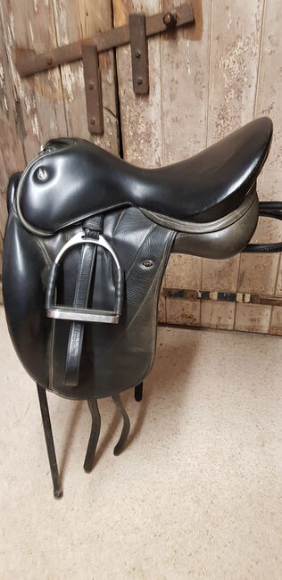 Wow Dressage saddle, Wow, Jean Mears, Dressage Saddle, Northampton, Image 3