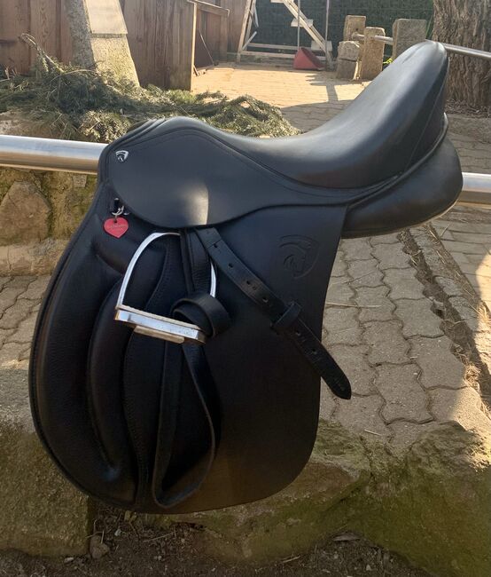 Sattel fast neu VS, 18.5 Zoll, Horka, Picasso, Pauline Ehrke, All Purpose Saddle, Dresden