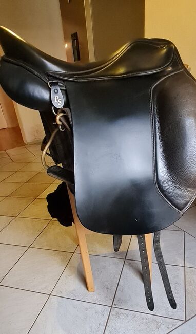 Sattel Glaumur Sport 17 Zoll, PS Glaumur Sport , Martina Holz, Lambskin Pad, Nauen/ OT Markee