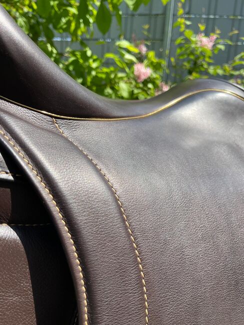 Sattel Sommer „Dressursattel Minos“ 17,5 Zoll - Dunkelbraun mit Gold, Sommer Minos, Sandra, Dressage Saddle, Ilmenau, Image 11