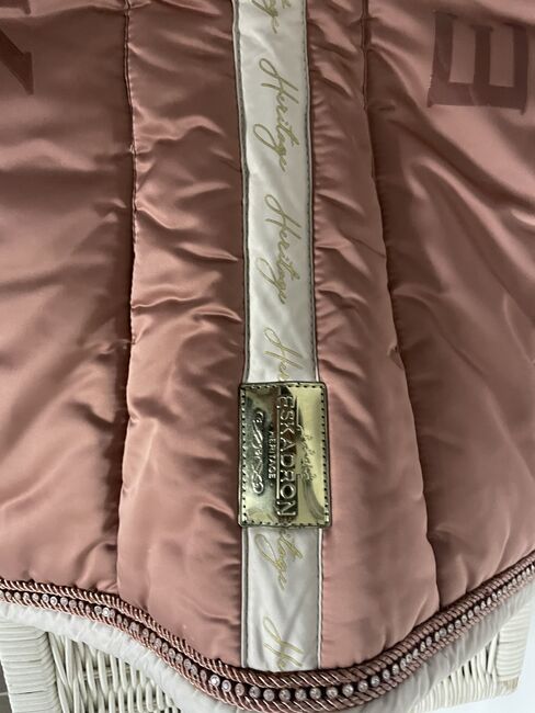 Schabracke Eskadron Heritage rosa, Eskadron  Heritage rosa , Kranen , Dressage Pads, Issum , Image 4