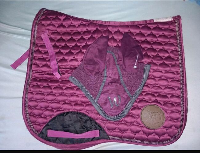 Schabracke&passende Fliegenohren Beere/fuchsie/helles Bordeaux, Anna, Dressage Pads, Recklinghausen 
